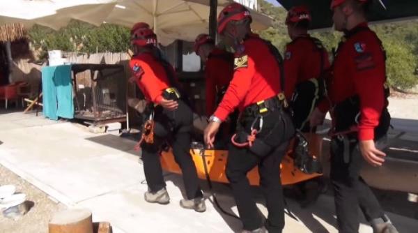 Photo shows people carrying the body of Dilip Marcus Sundhod, a British ba<em></em>se jumper, undated. Sundhod died after jumping from Butterfly Valley in Fethiye, Mugla, Turkey. (CEN)