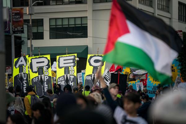 Protesters of the o<em></em>ngoing Asia-Pacific Eco<em></em>nomic Cooperation (APEC) global trade summit march toward the Moscone Center, in San Francisco, California, U.S., Nov. 12, 2023. (AFP Photo)